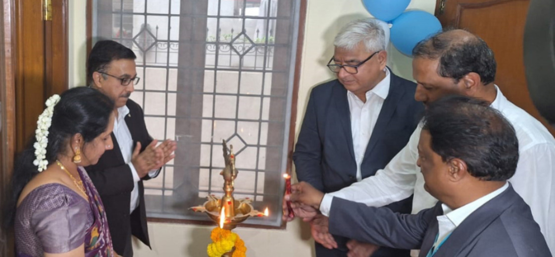 Daikin Director, Sanjay Goyal, Unveils State-Of-The-Art New Experience Centre Of Its Largest South India Dealer, M/S. Sri Comforts, At Hyderabad, As It Marks Its Silver Jubilee.