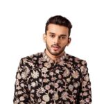 Shailesh Ramugade Embraces The Colors Of Indian Tradition.