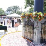 Governor Pays Tribute At Gandhi Bedi, & The Martyrs’ Pedestal At Albert Ekka Park On Independence Day.