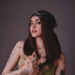 Adah Sharma Makes A Frog Her Style Guru. 