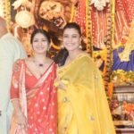 The Rhythmic Beats Of The Dhaak, The Devotional Melodies, And Tanishaa’s Dhunuchi Dance Create A Vibrant Celebration Of Bengali Culture.